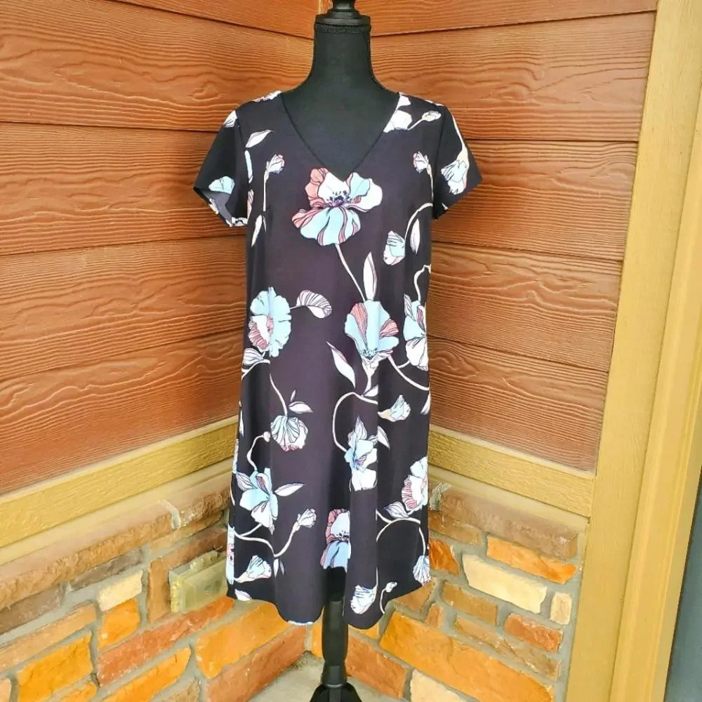 a new day women's size small v-neck black floral dress